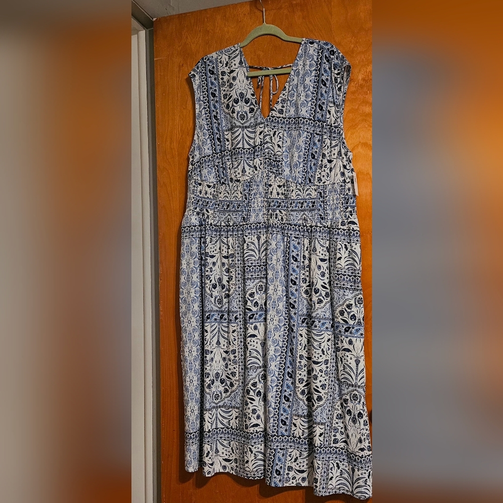 NEW-Blue and White Plus- Size Sleeveless Sundress Dress